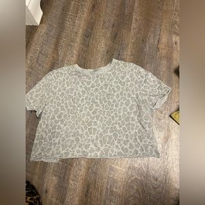 Leopard cropped tshirt size medium